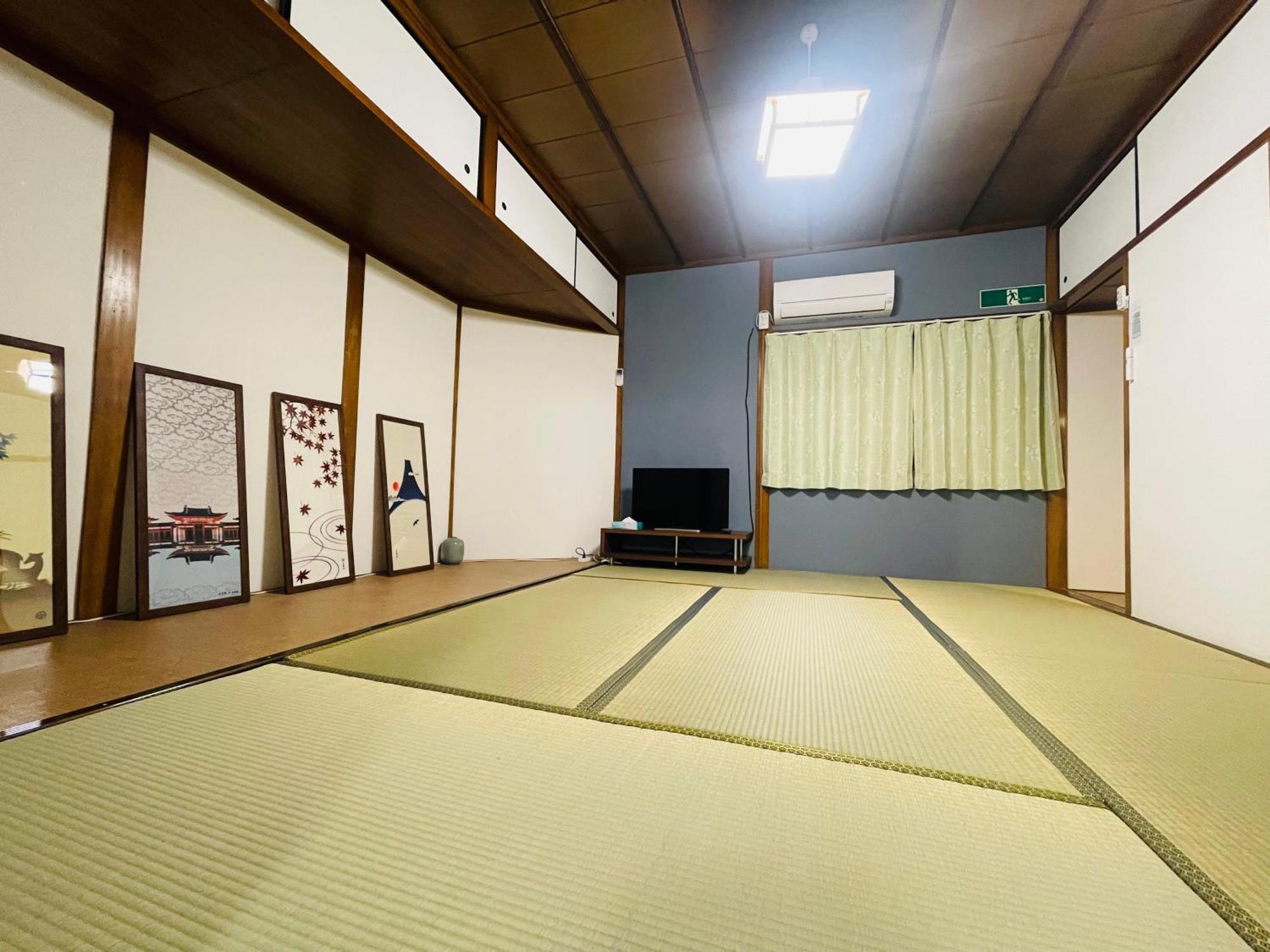 Appartamento Namba Shinsaibashi 10 Mins Osaka Castle　East Esterno foto